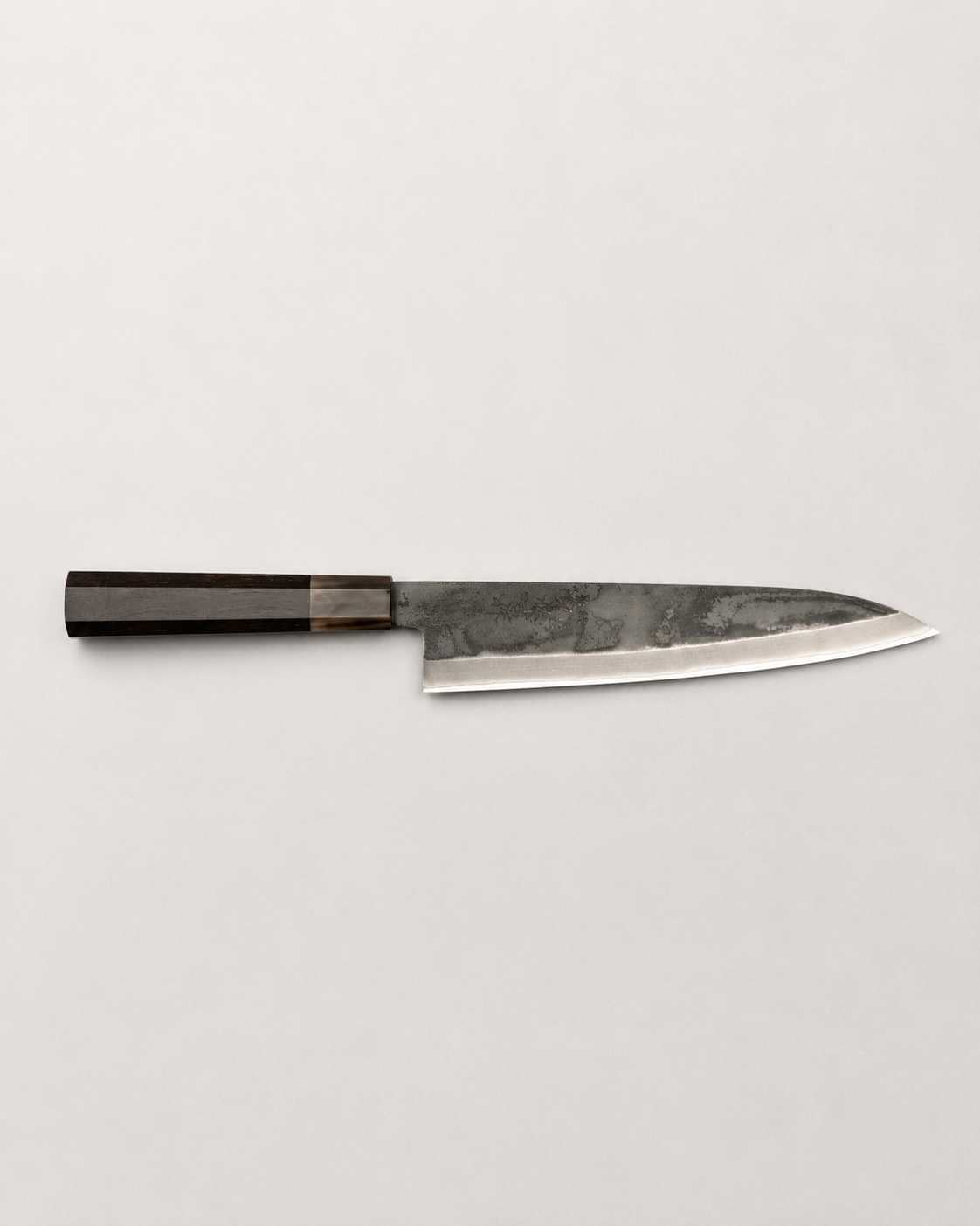 Cuchillo Gyuto HAP-40 Ebano Negro Bufalo Rubio 21 cm