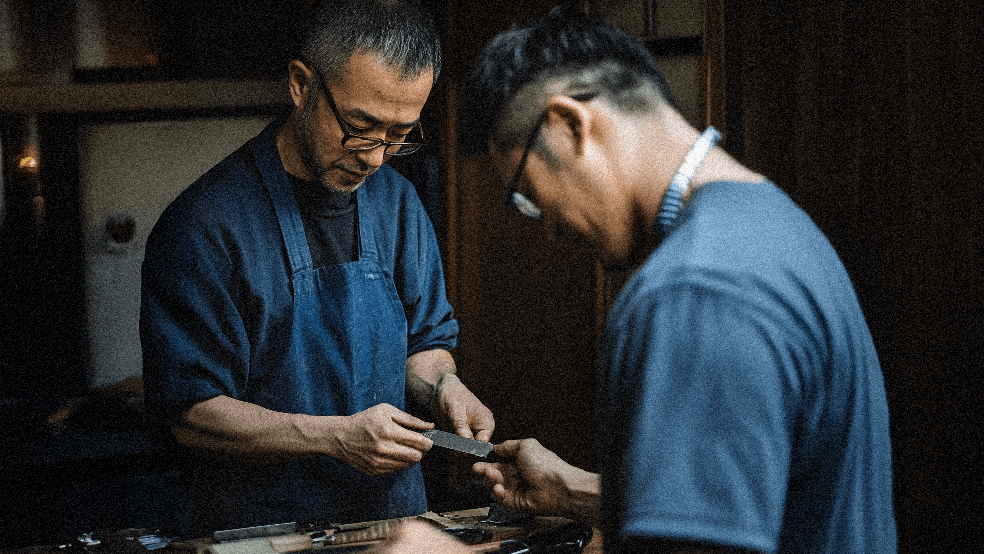Editorial Ryo Miura Japan con cuchillos japoneses y atmósfera japonesa