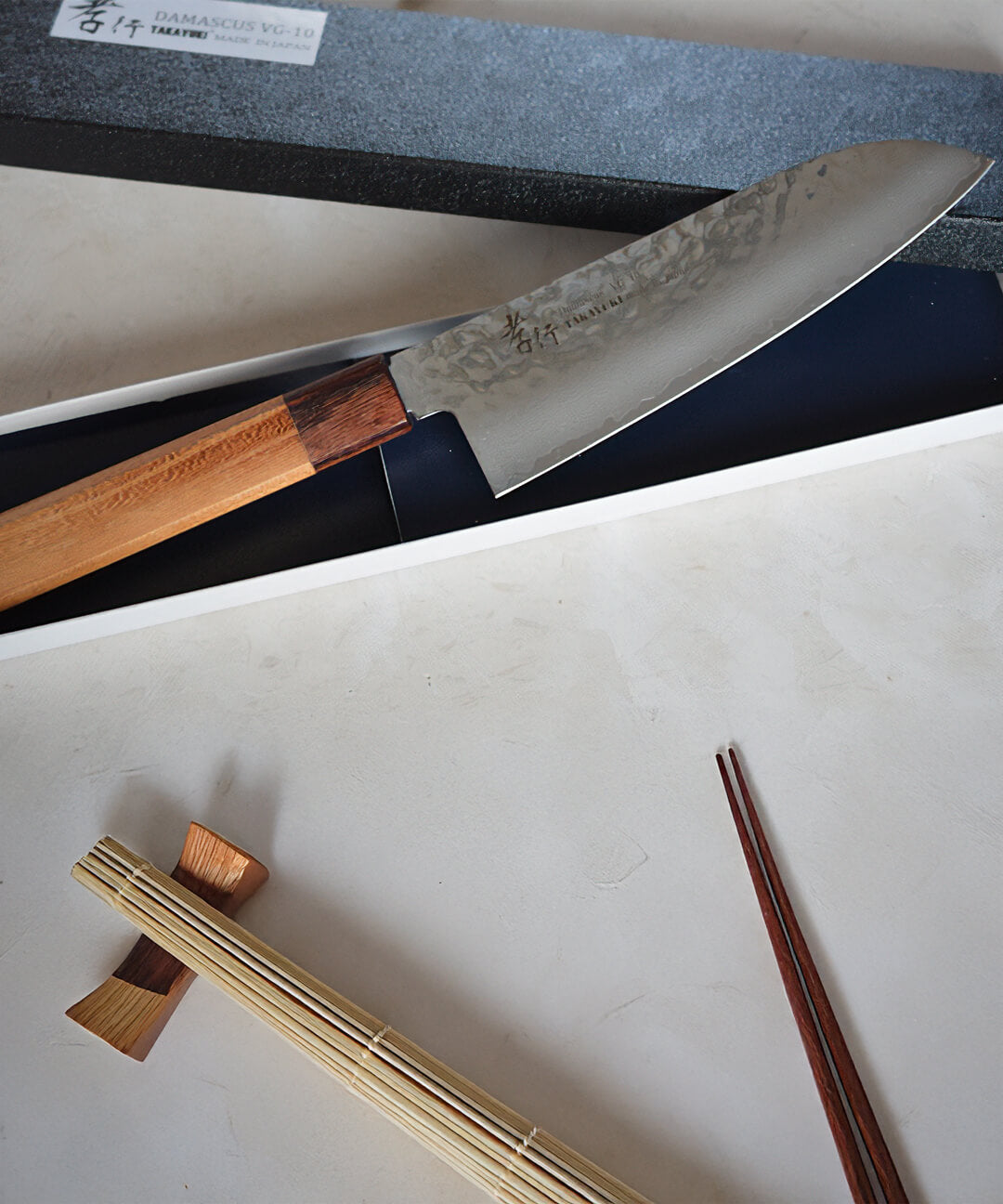 Cuchillo Santoku 17 cm VG10 Damasco Takayuki vista alternativa